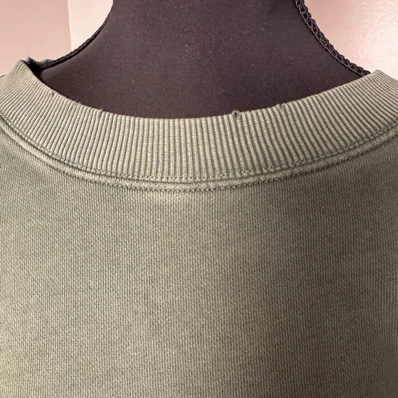 Sold forest Green Pullover Sweatshirt distressed - Picture 3 of 6